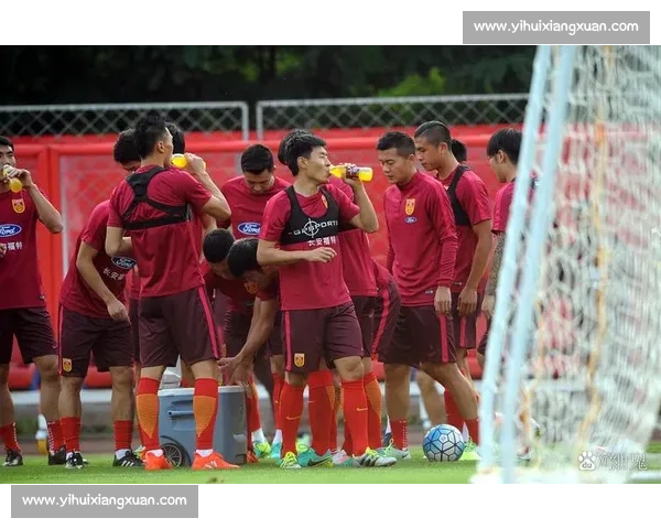 国足奋力拼搏迎战澳大利亚 强强对决彰显亚洲足球魅力 国足奋力拼搏迎战澳大利亚 强强对决彰显亚洲足球魅力