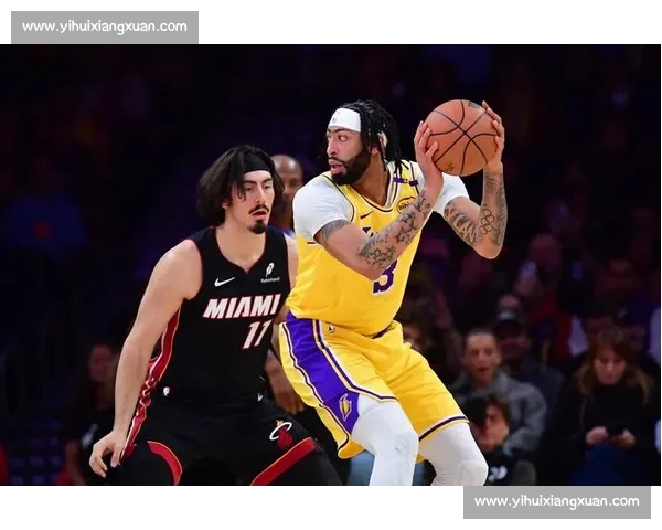 湖人热火强强对话詹眉领衔迈阿密鏖战洛城夜季后赛级别攻防博弈 湖人热火强强对话詹眉领衔迈阿密鏖战洛城夜季后赛级别攻防博弈